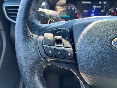 Used 2020 Ford Explorer XLT w/ Equipment Group 202A AWD/4WD image 19