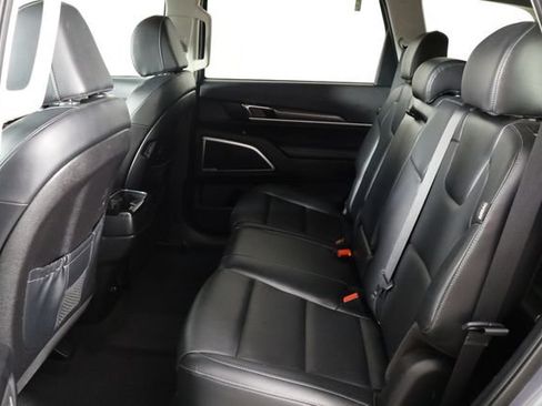 Certified 2024 Kia Telluride LX FWD image 16