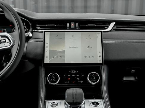 New 2026 Jaguar F-PACE R-Dynamic S image 18