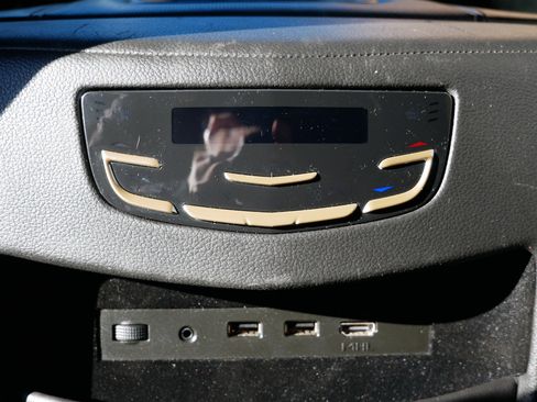 Used 2020 Cadillac Escalade Platinum image 15