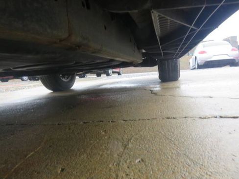 Used 2004 Ford Explorer XLT image 31