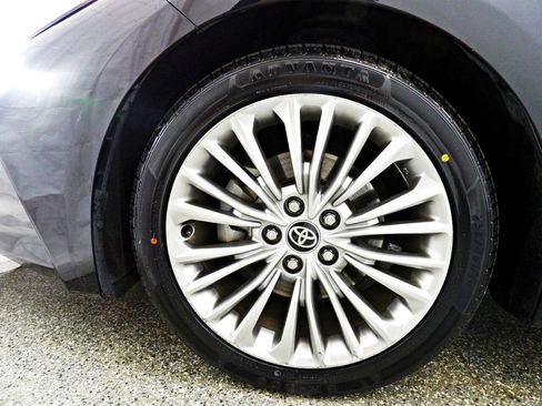 Used 2022 Toyota Avalon Limited w/ Advanced Safety Package FWD image 28