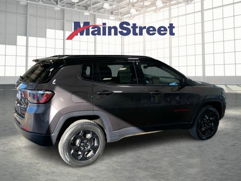 Used 2024 Jeep Compass Trailhawk image 5