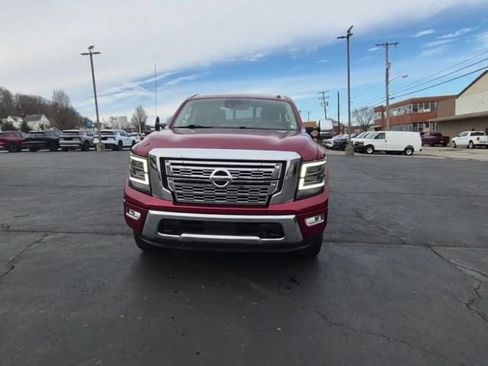 Used 2021 Nissan Titan SL w/ Moonroof Package image 4