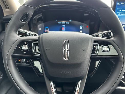 New 2025 Lincoln Corsair Reserve w/ Equipment Group 202A image 21