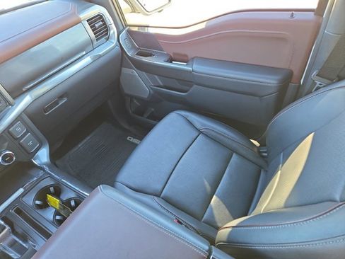 Used 2022 Ford F150 Lariat w/ Equipment Group 502A High image 19