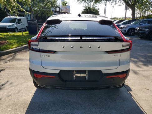 Certified 2023 Volvo C40 P8 Recharge Ultimate w/ Protection Package Premier AWD/4WD image 5