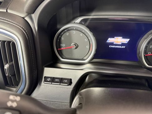 Used 2019 Chevrolet Silverado 1500 High Country w/ Technology Package AWD/4WD image 28