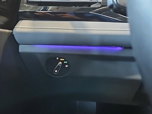 Used 2025 Volkswagen Jetta SEL image 36