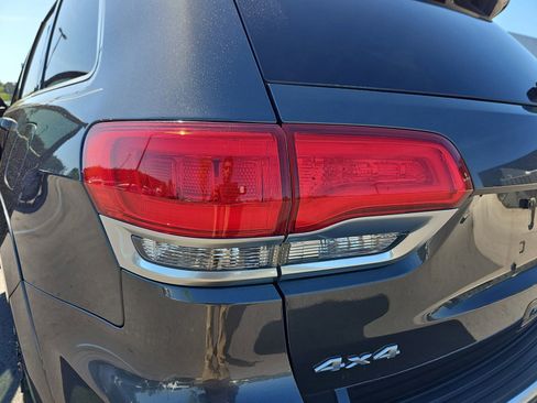 Used 2017 Jeep Grand Cherokee Summit w/ Platinum Series Group AWD/4WD image 37