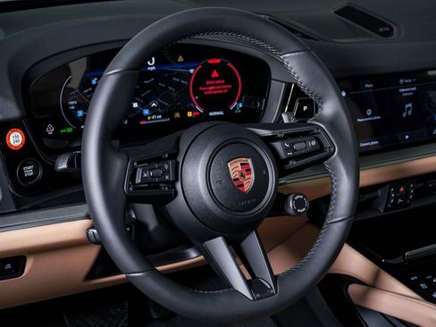 New 2026 Porsche Cayenne image 18