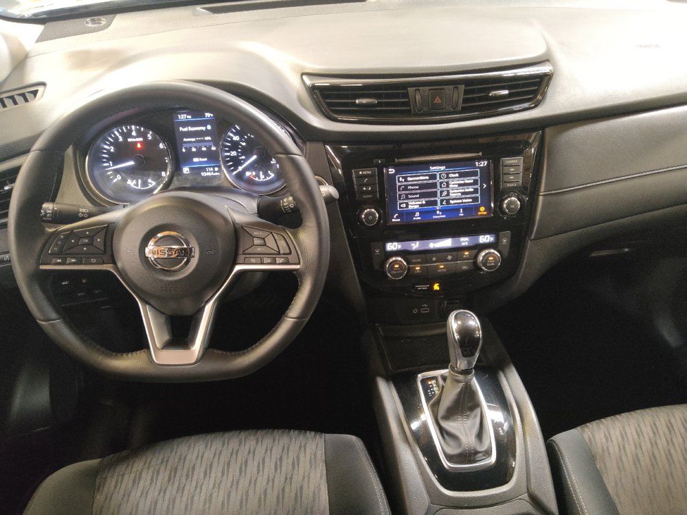 Used 2018 Nissan Rogue SV FWD image 22