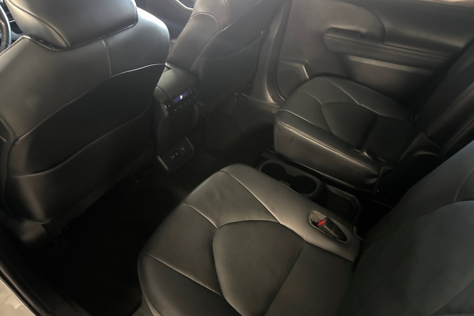 Used 2021 Toyota Highlander Platinum AWD/4WD image 27