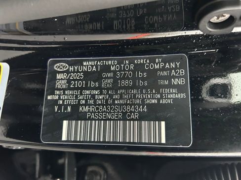 Used 2025 Hyundai Venue SEL image 34