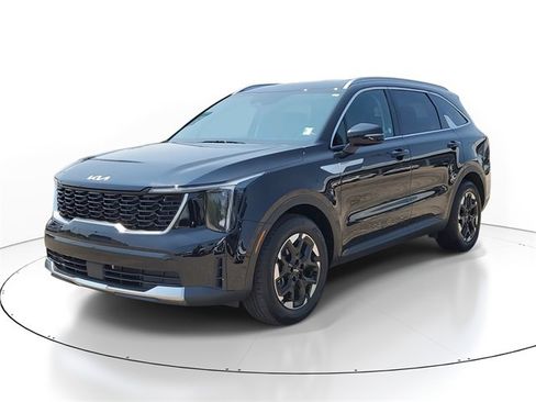 Used 2024 Kia Sorento S image 2