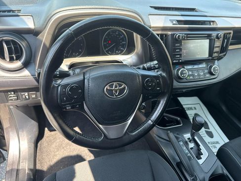 Used 2018 Toyota RAV4 XLE w/ Plus Extra Value Package AWD/4WD image 30