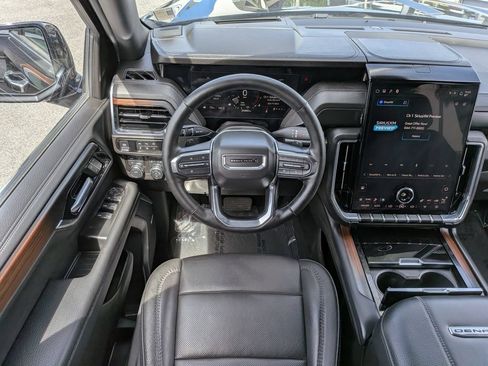 Certified 2025 GMC Yukon XL Denali AWD/4WD image 15