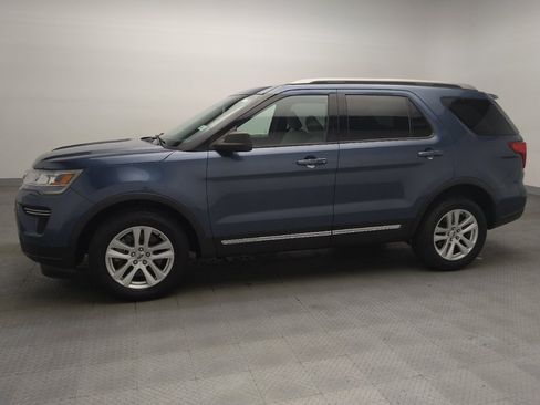 Used 2019 Ford Explorer XLT AWD/4WD image 2