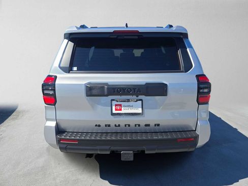 Certified 2025 Toyota 4Runner SR5 AWD/4WD image 4