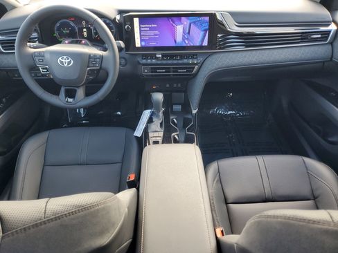 Used 2026 Toyota Camry XLE image 14