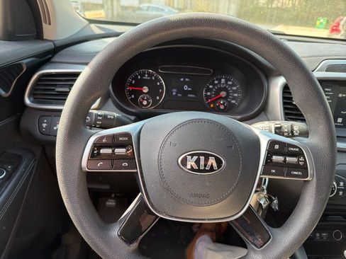 Used 2019 Kia Sorento LX image 21