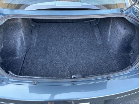 Used 2005 Chrysler 300 Touring RWD image 16