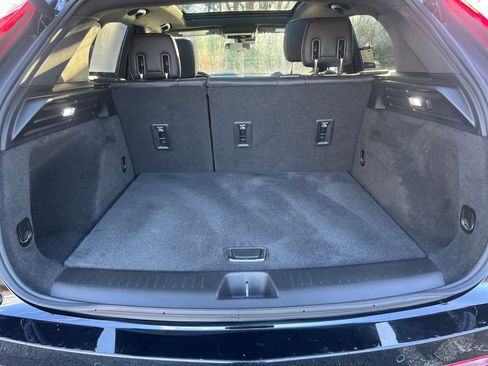 Used 2023 Cadillac XT4 Luxury w/ Cold Weather Package image 12