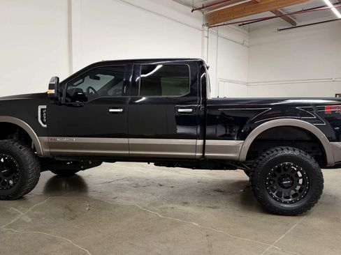 Used 2019 Ford F250 Lariat w/ Chrome Package AWD/4WD image 13