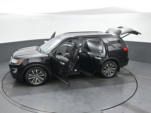Used 2017 Ford Explorer Platinum image 57
