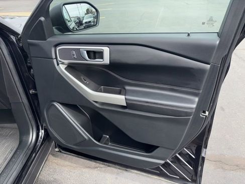 Certified 2022 Ford Explorer XLT AWD/4WD image 6