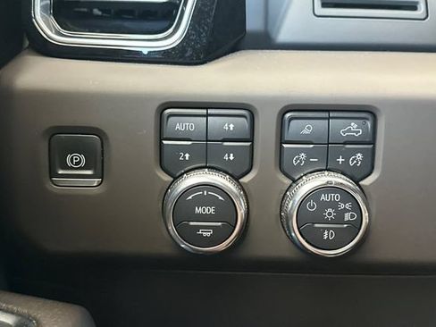 Used 2022 GMC Sierra 1500 Denali AWD/4WD image 27