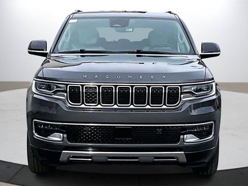 Used 2022 Jeep Wagoneer Series III image 3