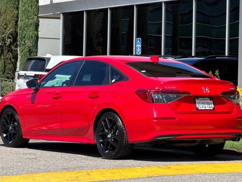 Used 2023 Honda Civic Sport image 6