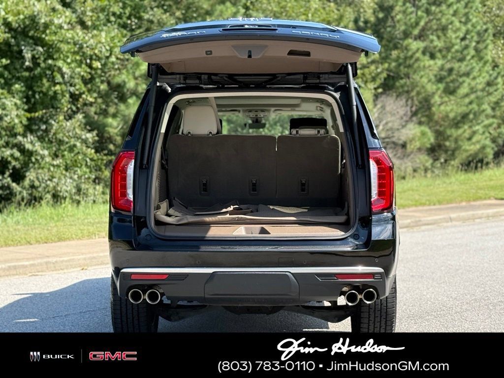 Used 2021 GMC Yukon XL Denali w/ Denali Premium Package AWD/4WD image 18