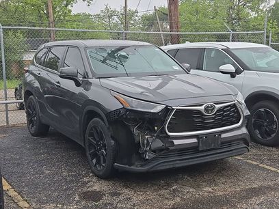 Used 2023 Toyota Highlander L