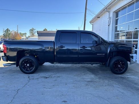Used 2010 Chevrolet Silverado 2500 LT w/ Interior Plus Package image 19