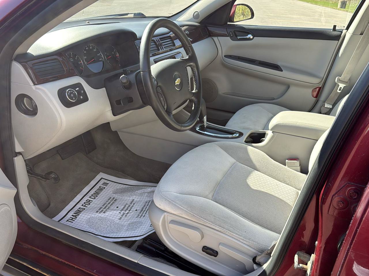 Used 2011 Chevrolet Impala LT FWD image 10