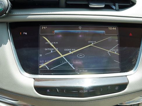 Used 2017 Cadillac XT5 Luxury w/ Driver Awareness Package FWD image 6