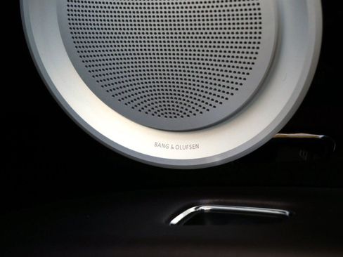 Used 2023 Aston Martin DB11 Coupe image 20