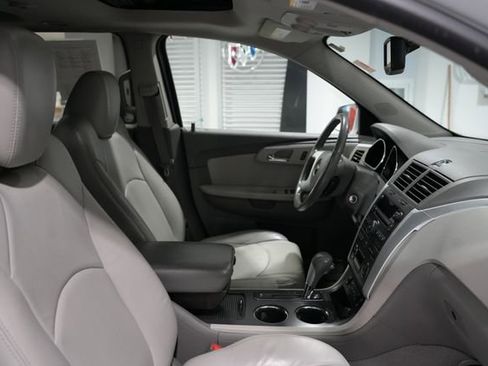 Used 2010 Chevrolet Traverse LT w/ Personal Connectivity Package image 21