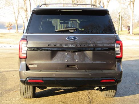 Certified 2023 Ford Expedition Limited image 3