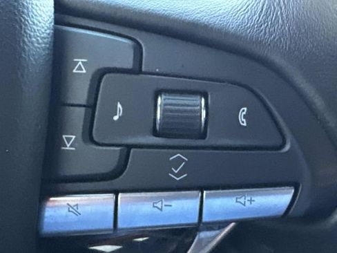 Used 2023 Cadillac Escalade ESV Sport w/ LPO, ONYX Package image 32