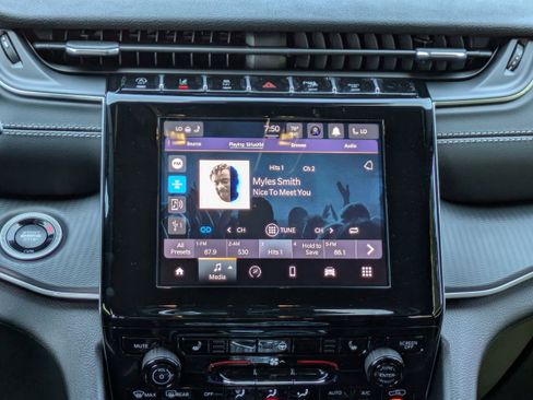New 2025 Jeep Grand Cherokee L Laredo AWD/4WD image 20