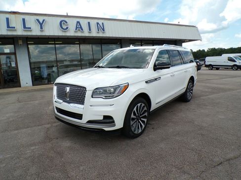 Used 2024 Lincoln Navigator L Reserve image 3