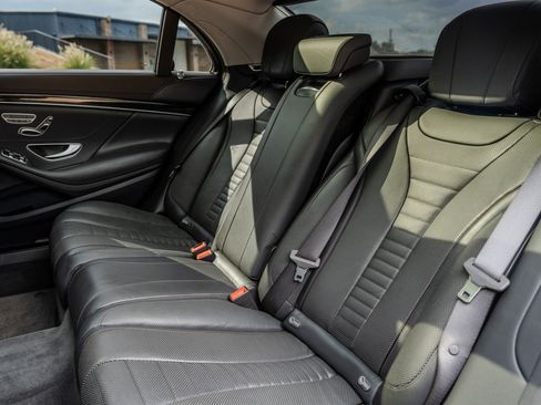 Used 2019 Mercedes-Benz S 560 Sedan w/ AMG Line Exterior image 30