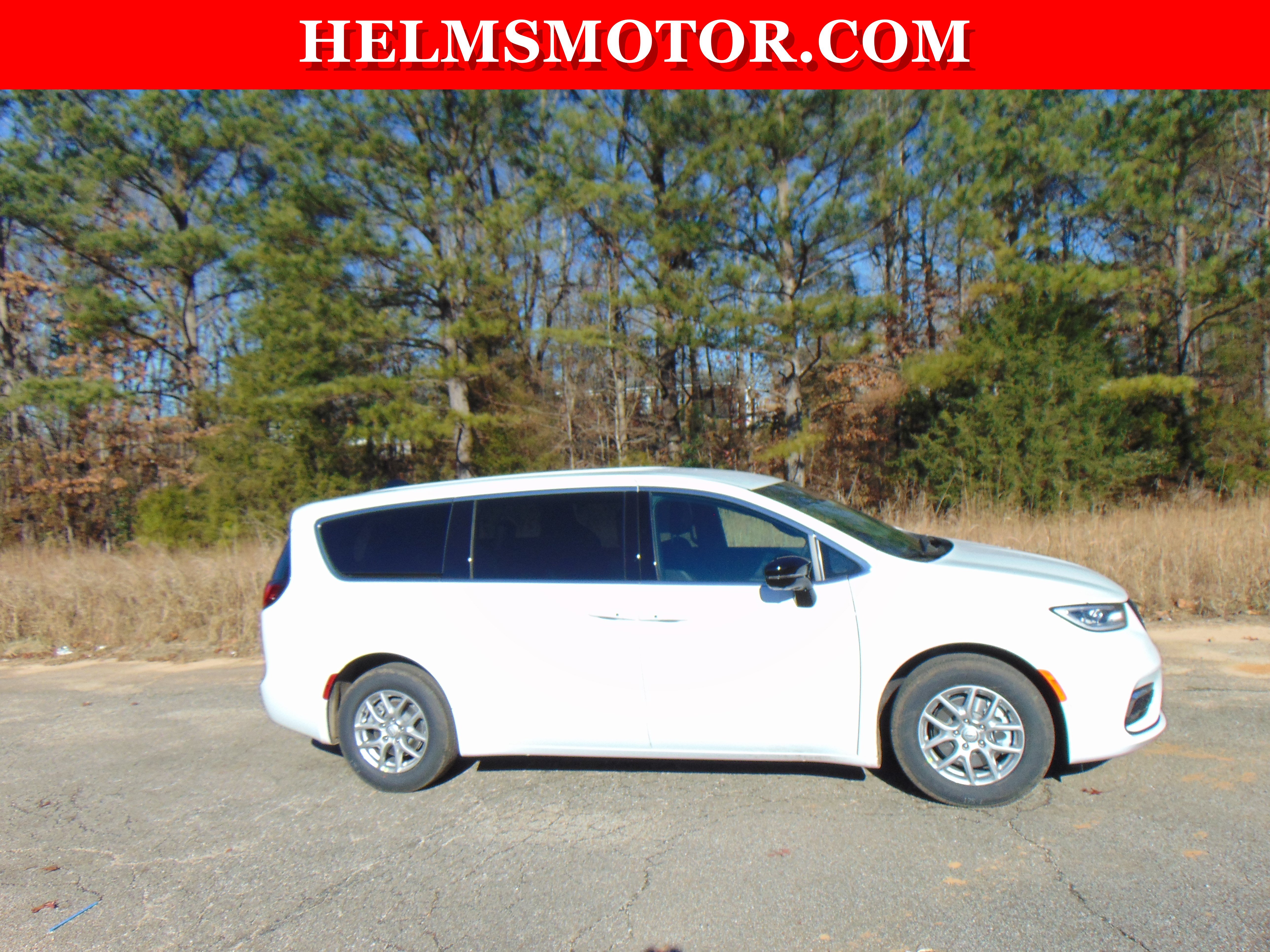 New 2026 Chrysler Pacifica Select FWD image 17