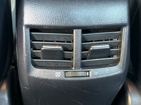 Used 2010 Lexus HS 250h w/ Touring Pkg FWD image 14