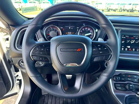 Used 2018 Dodge Challenger R/T image 23