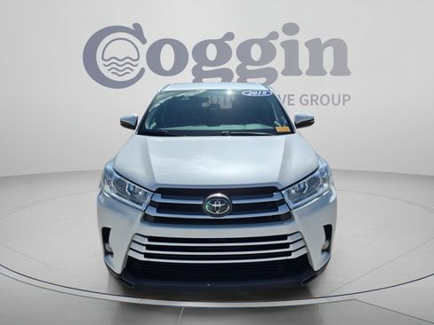 Used 2018 Toyota Highlander Plus FWD image 9