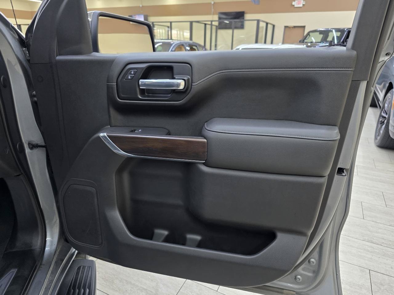 Used 2021 GMC Sierra 1500 SLT AWD/4WD image 38